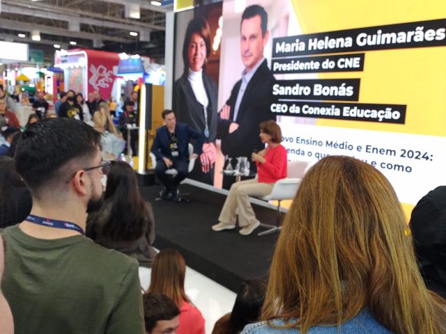 Palestra com Maria Helena Guimarães Castro